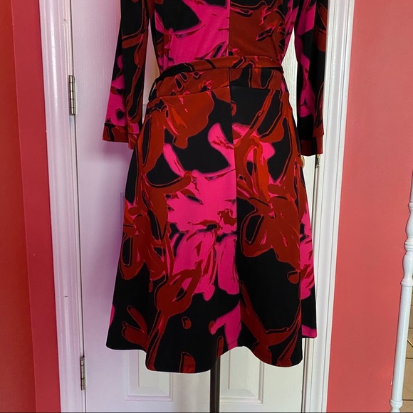 Floral Taylor Wrap Dress - Sz 8 - w. pockets! - Picture 6 of 10